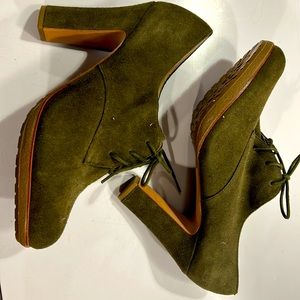 Olive suede lace up platform booty size 10